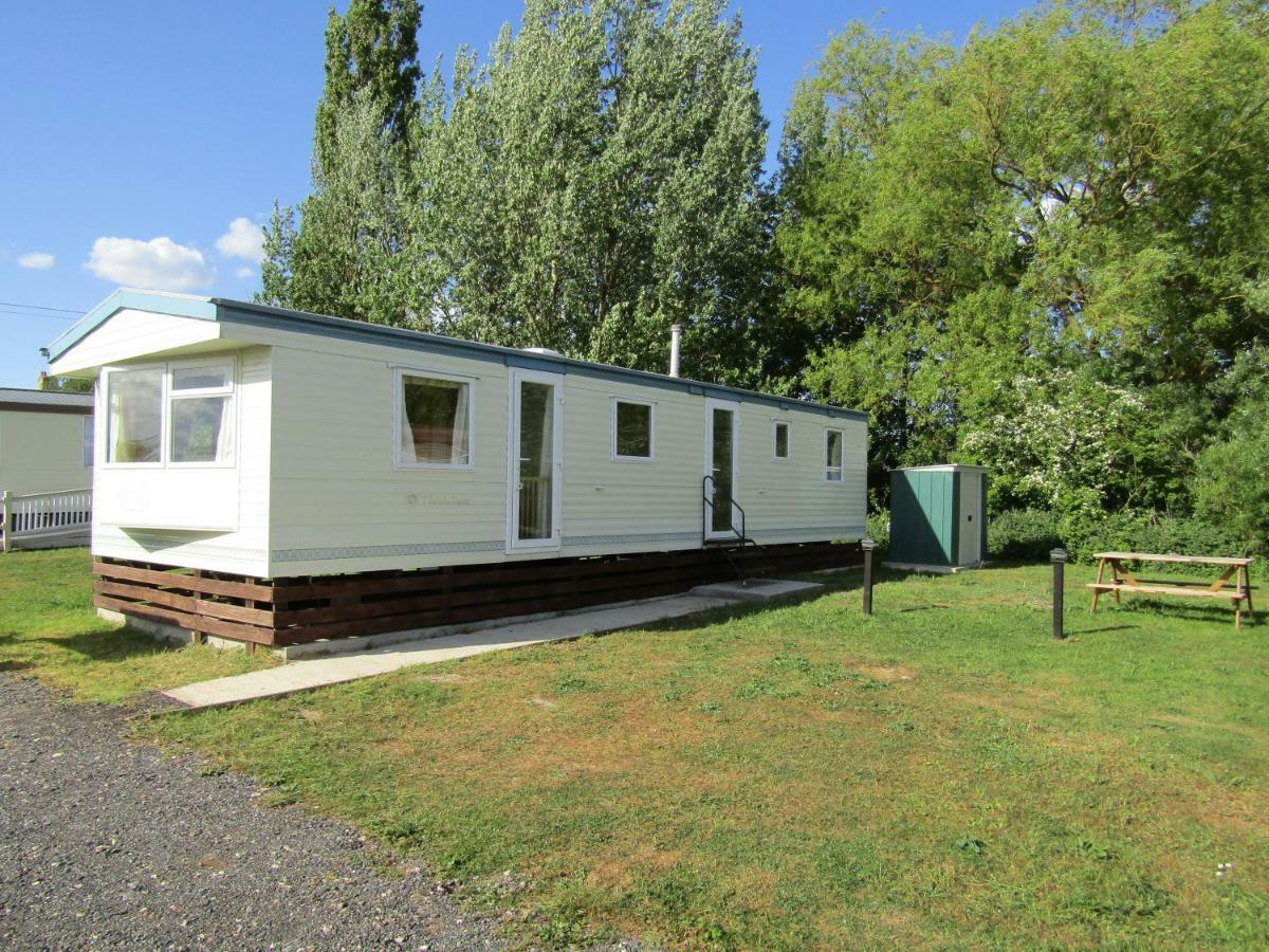Fenlake Holiday Accommodation Metheringham Εξωτερικό φωτογραφία